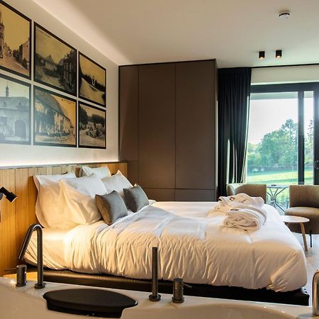 Cc Nomie Hotel Restaurant 디넝 외부 사진