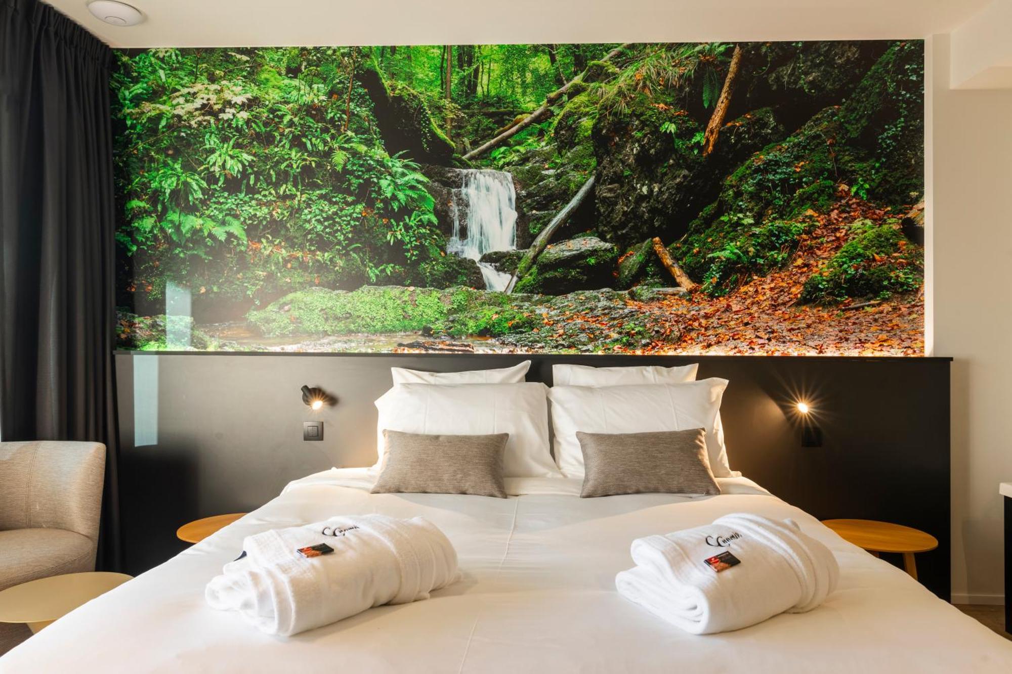 Cc Nomie Hotel Restaurant 디넝 외부 사진